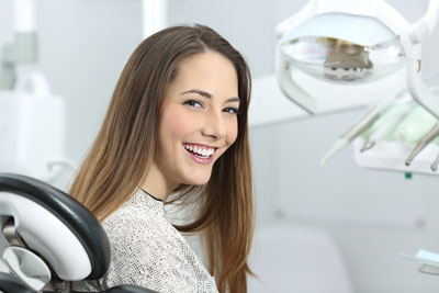 Should You Get Dental Veneers Or Lumineers?