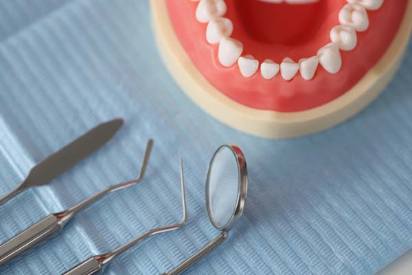 When To See A Dentist For Denture Repair