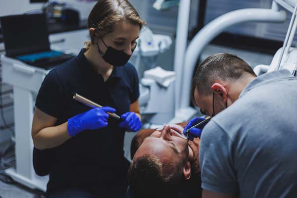 Choosing Between Over-the-Counter and Teeth Whitening from Your Dentist
